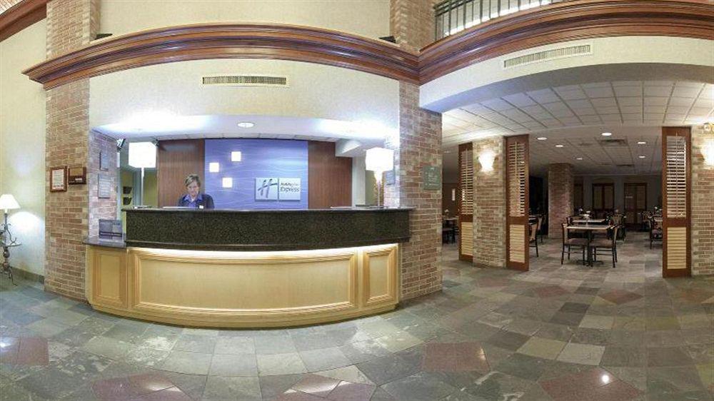 Holiday Inn Express & Suites Chicago-Midway Airport By Ihg Bedford Park Экстерьер фото