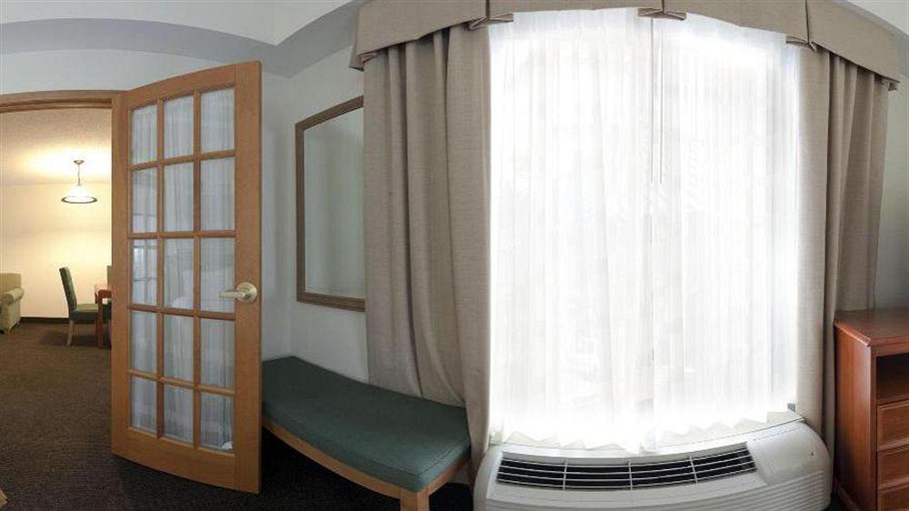 Holiday Inn Express & Suites Chicago-Midway Airport By Ihg Bedford Park Экстерьер фото