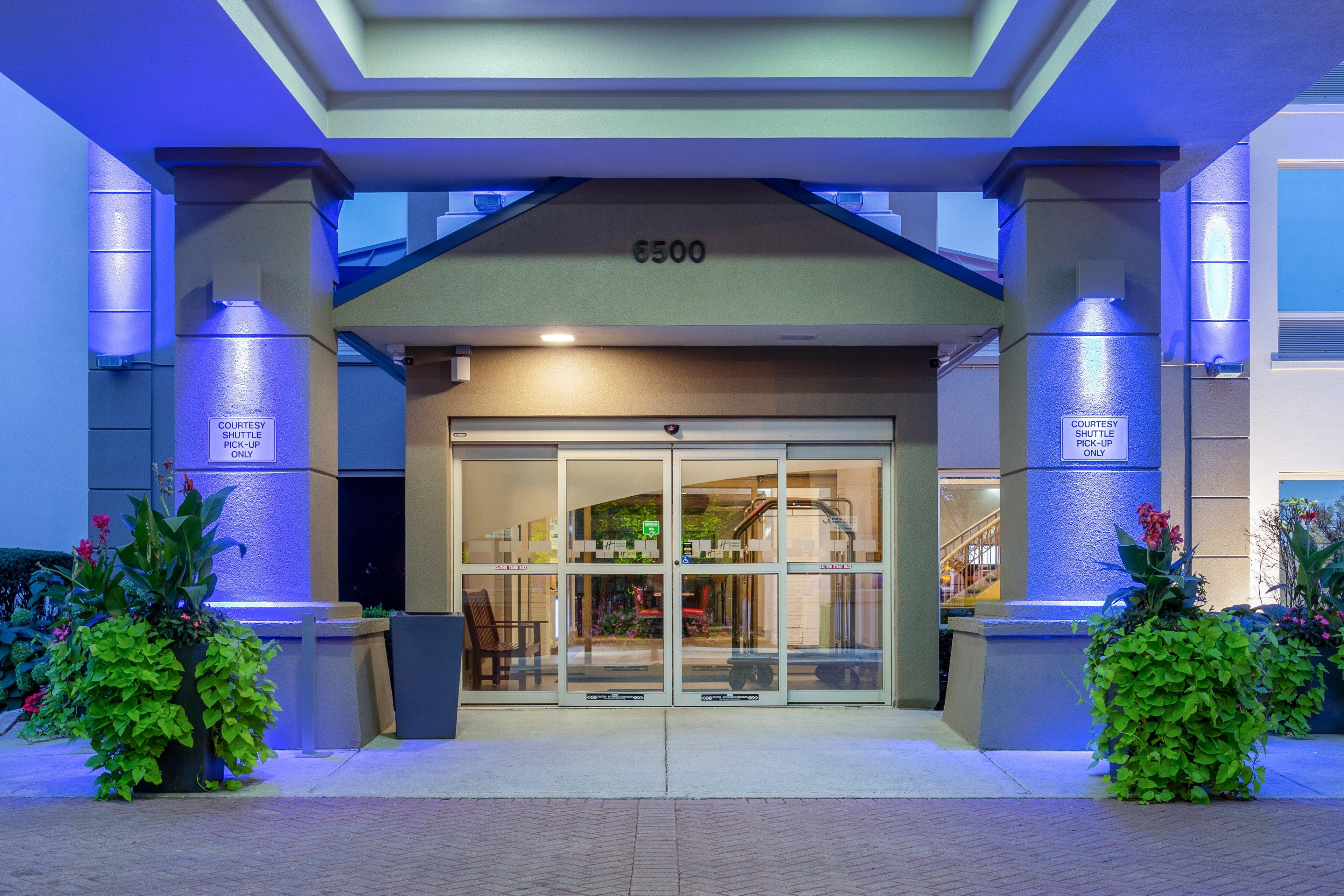 Holiday Inn Express & Suites Chicago-Midway Airport By Ihg Bedford Park Экстерьер фото