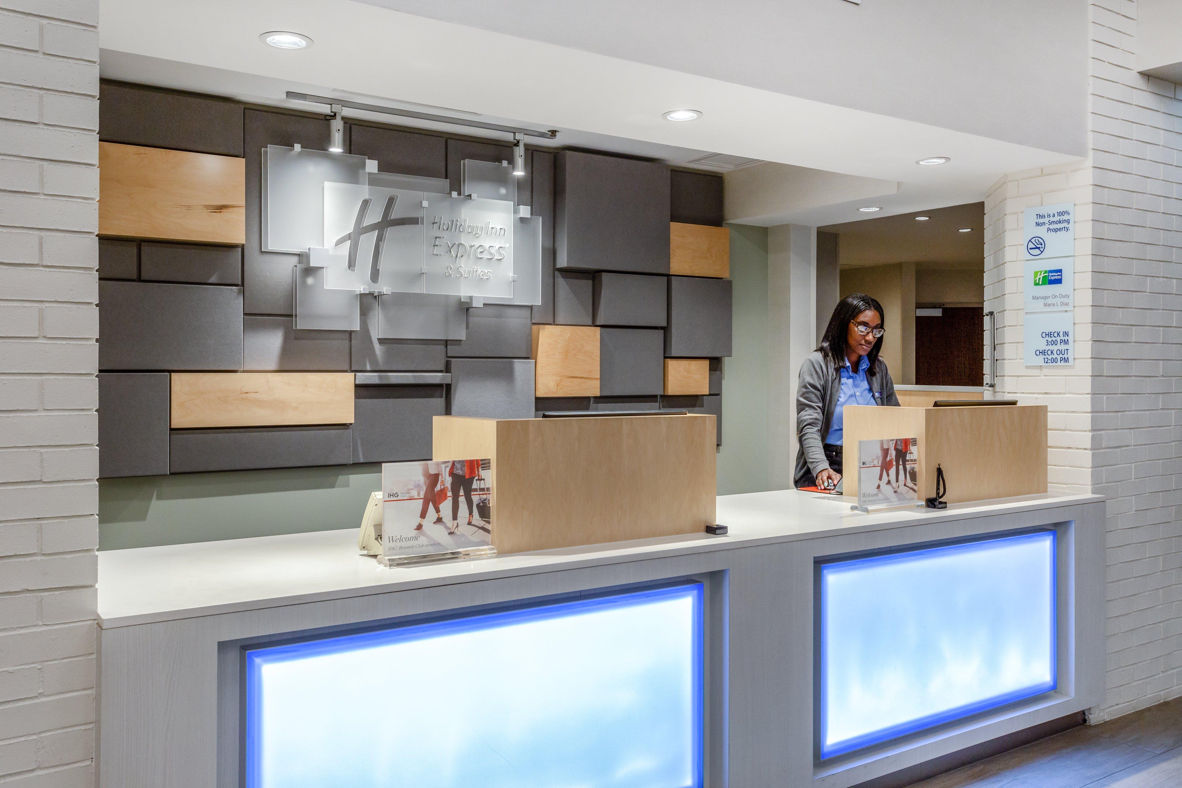 Holiday Inn Express & Suites Chicago-Midway Airport By Ihg Bedford Park Экстерьер фото