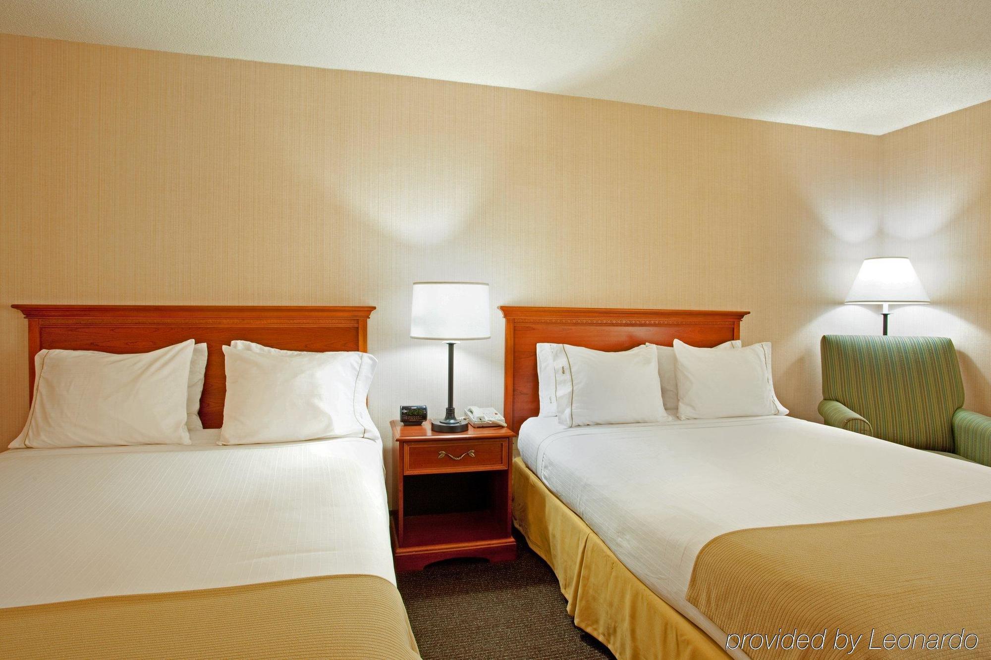 Holiday Inn Express & Suites Chicago-Midway Airport By Ihg Bedford Park Экстерьер фото