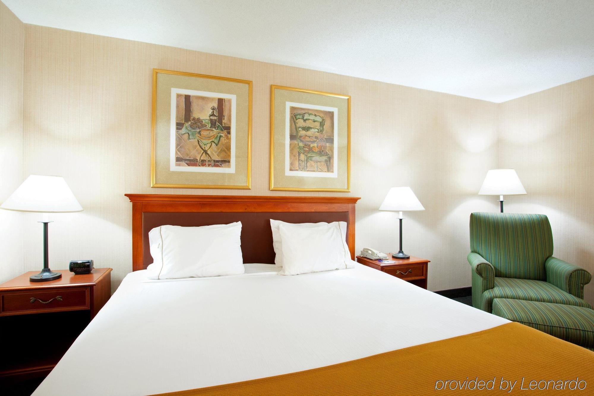 Holiday Inn Express & Suites Chicago-Midway Airport By Ihg Bedford Park Экстерьер фото
