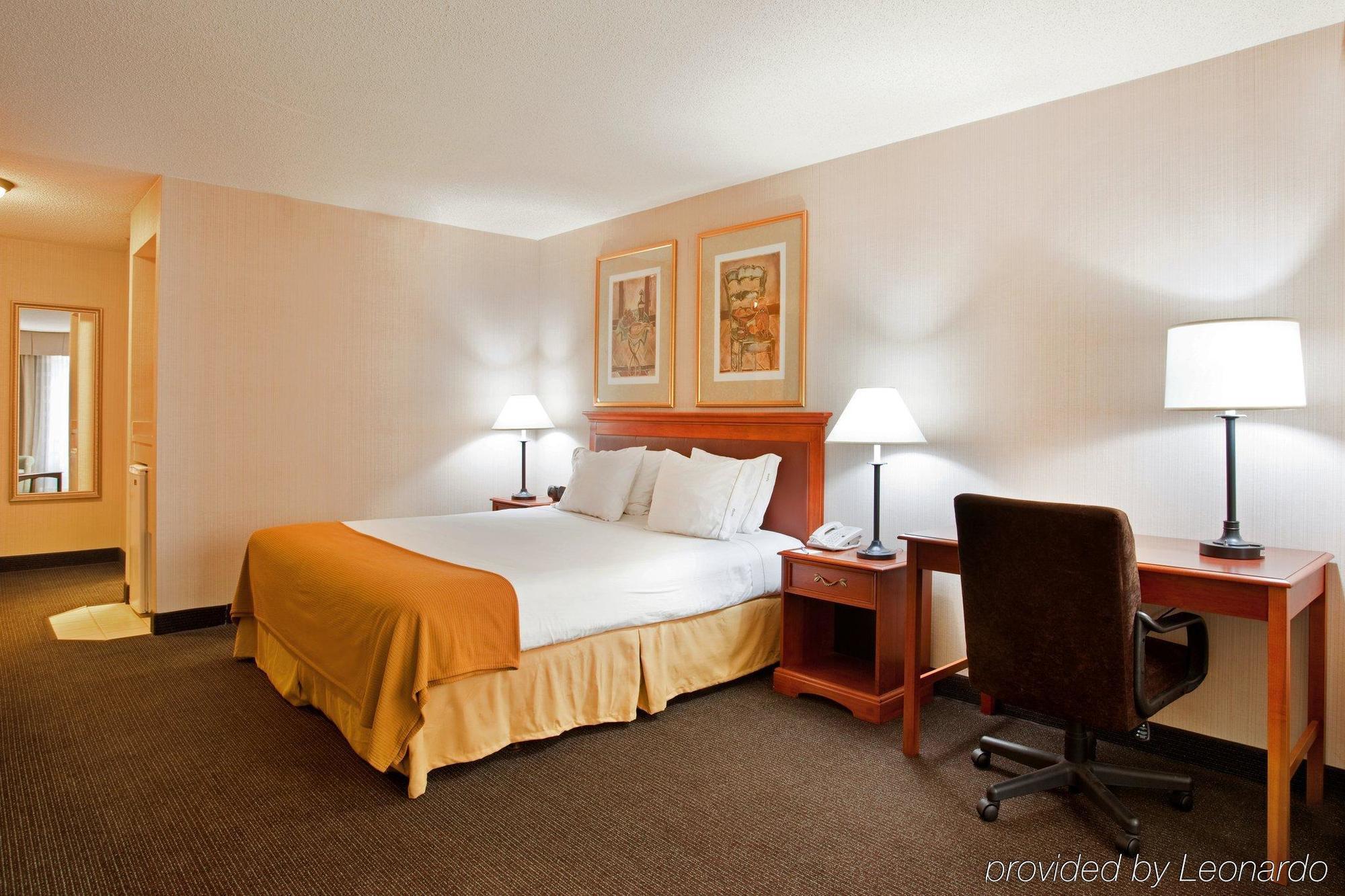 Holiday Inn Express & Suites Chicago-Midway Airport By Ihg Bedford Park Экстерьер фото
