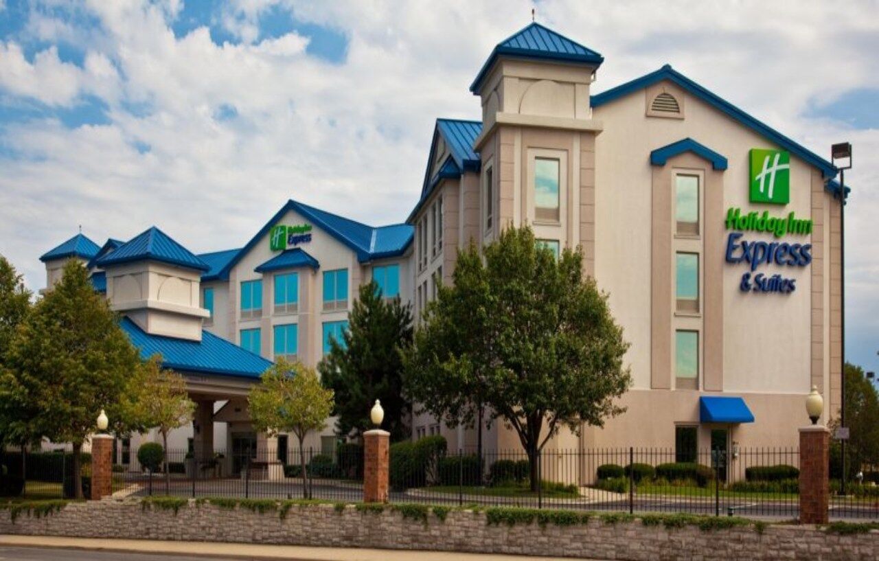 Holiday Inn Express & Suites Chicago-Midway Airport By Ihg Bedford Park Экстерьер фото